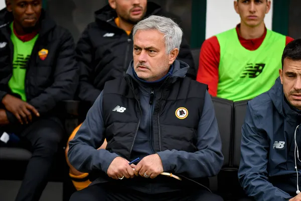 Roma Teknik Direktörü Jose Mourinho İtalya futbol takımı Serie A maçında Venezia FC, İtalya 'nın Venedik kentindeki Pier Luigi Penzo Stadyumu' nda AS Roma 'ya karşı.