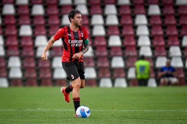 Davide Calabria (Milan), İtalya 'nın Trieste kentindeki Nereo Rocco Stadyumu' nda oynanan AC Milan-Panathinaikos FC maçında görev başında.