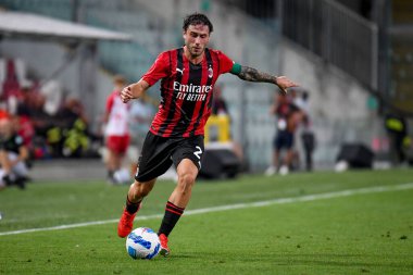 Davide Calabria (Milan), İtalya 'nın Trieste kentindeki Nereo Rocco Stadyumu' nda oynanan AC Milan-Panathinaikos FC maçında görev başında.