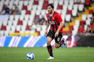Sandro Tonali (Milan), İtalya 'nın Trieste kentindeki Nereo Rocco Stadyumu' nda oynanan AC Milan-Panathinaikos FC maçında görev başında.
