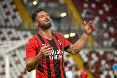 Olivier Giroud (Milan), İtalya 'nın Trieste kentindeki Nereo Rocco stadyumunda oynanan AC Milan-Panathinaikos FC karşılaşmasında tepki gösterdi.