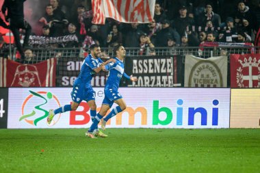 Massimo Bertagnoli (Brescia), İtalya Futbol Şampiyonası Ligi BKT LR Vicenza-Brescia Calcio maçında 20 Kasım 2021 'de İtalya' nın Vicenza kentinde oynanan Stadio Romeo Menti maçında 1-2 'lik gol attıktan sonra kutluyor.