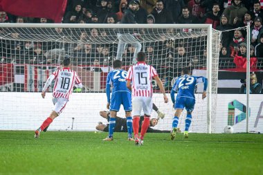Jesse Joronen (Brescia) İtalya Futbol Şampiyonası Ligi BKT Vicenza-Brescia Calcio maçında 20 Kasım 2021 'de İtalya' nın Vicenza kentindeki Stadio Romeo Menti 'de penaltı vuruşunu kurtardı.