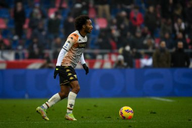 Venezia 'nın Gianluca Busio portresi İtalyan futbolu Serie A maçında Bologna FC - Venezia FC maçı sırasında İtalya' nın Bologna şehrindeki Renato Dall & # 39; Ara stadyumunda, 21 Kasım 2021