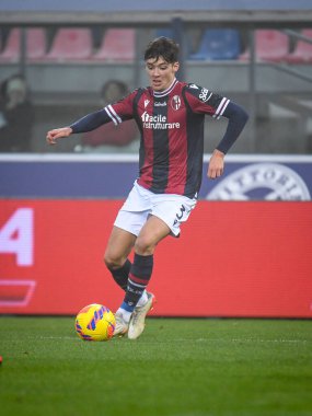 Bologna 'nın Aaron Hickey portresi İtalyan futbolu Serie A maçında Bologna FC - Venezia FC maçı sırasında İtalya' nın Bologna kentindeki Renato Dall & # 39; Ara stadyumunda 21 Kasım 2021 - Fotoğraf: Ettore Griffoni