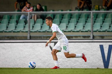 Filip Curiciç (Sassuolo) İtalyan futbol takımı Serie A 'nın 21 Ağustos 2021' de İtalya 'nın Verona kentindeki Marcantonio Bentegodi Stadyumu' nda oynanan Hellas Verona FC - ABD Sassuolo (portreler) maçı sırasında görev başındaydı.