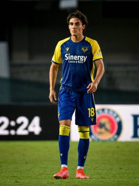 Matteo Cancellieri (Verona) İtalya futbol takımı Serie A maçında Hellas Verona FC - ABD Sassuolo (portreler) maçı sırasında İtalya 'nın Verona kentindeki Marcantonio Bentegodi Stadyumu' nda 21 Ağustos 2021