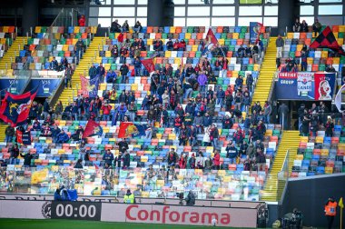İtalya futbol takımı Serie A maçında Cenova taraftarları Udinese Calcio ile Ceneviz CFC maçını Udine, İtalya 'daki Dacia Arena Stadyumu' nda izlediler.