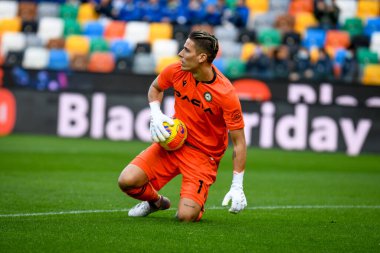 Marco Silvestri (Udinese), İtalya 'nın Udine şehrindeki Dacia Arena stadyumunda oynanan Udinese Calcio-Genoa CFC maçında gol kaydetti.