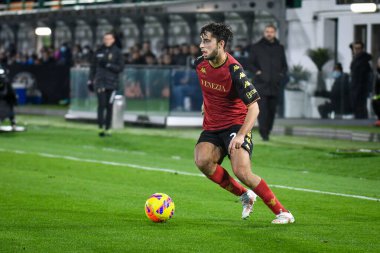 Venezia 'nın Sofian Kiyine portresi İtalyan futbolu Serie A maçında Venezia FC ile Inter FC arasında Venedik, İtalya' daki Pier Luigi Penzo Stadyumu 'nda 27 Kasım 2021' de oynandı.