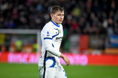 İtalya futbolu Serie A maçında Nicolo Barella 'nın portresi Venezia FC ile Inter FC arasında Venedik, İtalya' daki Pier Luigi Penzo Stadyumu 'nda 27 Kasım 2021' de oynanmıştır.