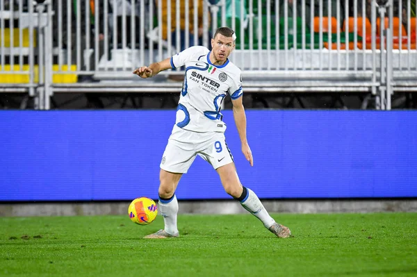 Retrato Inter Edin Dzeko Acción Durante Partido Fútbol Italiano Serie — Foto de Stock