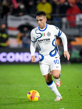 Inter 's Lautaro Martinez İtalyan futbol takımı Serie A maçında Venezia FC ile Inter FC arasındaki Venedik, İtalya' daki Pier Luigi Penzo Stadyumu 'nda 27 Kasım 2021 - Fotoğraf: Ettore Griffoni