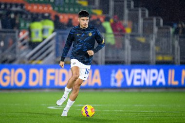 Inter 's Joaquin Correa İtalyan futbol takımı Serie A' nın Venezia FC 'ye karşı Inter FC maçında 27 Kasım 2021' de Venedik, İtalya 'daki Pier Luigi Penzo Stadyumu' nda oynanan ısınma maçında çekildi.