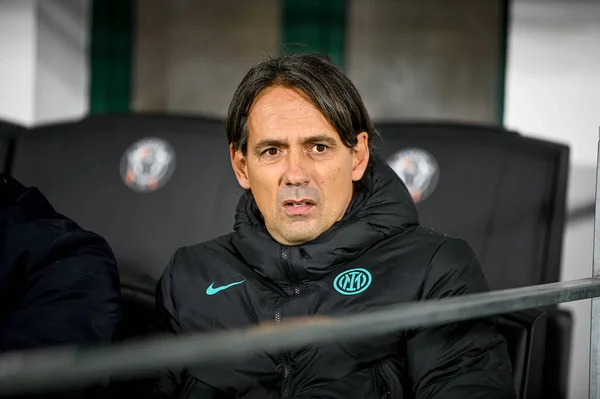 İtalya futbol takımı Serie A maçında teknik direktör Simone Inzaghi 'nin portresi Venezia FC, Venedik' teki Pier Luigi Penzo Stadyumu 'nda FC' ye karşı.