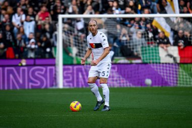 Andrea Masiello (Cenova) İtalyan futbolu Serie A maçında Udinese Calcio ile Ceneviz CFC 'nin Friuli - Dacia Arena Stadyumu, Udine, İtalya, 28 Kasım 2021 - Fotoğraf: Ettore Griffoni
