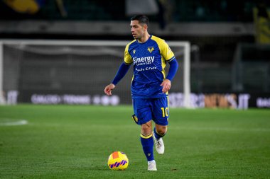 Giancluca Caprari (Verona) İtalyan futbolu Serie A maçı sırasında İtalya 'nın Verona kentindeki Marcantonio Bentegodi Stadyumu' nda Hellas Verona FC - 30 Kasım 2021 - Fotoğraf: Ettore Griffoni