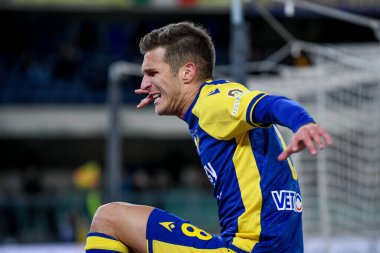 Darko Lazoviç (Verona) İtalya futbolu sırasındaki portresi Serie A maçında Hellas Verona FC - Cagliari Calcio maçı Verona, İtalya 'daki Marcantonio Bentegodi stadyumunda, 30 Kasım 2021 - Fotoğraf: Ettore Griffoni