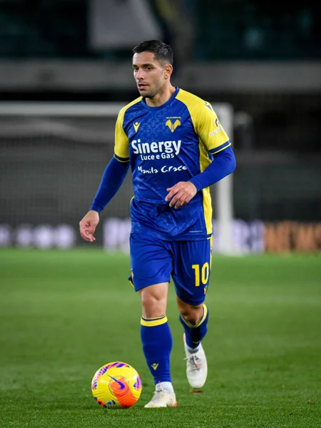 Giancluca Caprari (Verona) İtalyan futbolu Serie A maçı sırasında İtalya 'nın Verona kentindeki Marcantonio Bentegodi Stadyumu' nda Hellas Verona FC - 30 Kasım 2021 - Fotoğraf: Ettore Griffoni