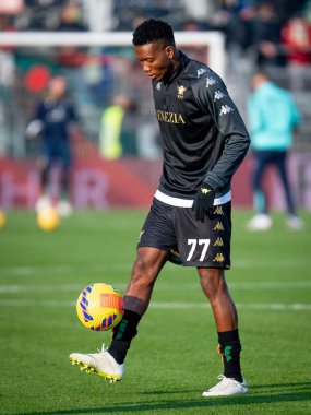 Venezia 'dan David Okereke İtalyan futbolu Serie A maçı sırasında Venezia FC, Hellas Verona FC' ye karşı Venedik, İtalya 'daki Pier Luigi Penzo Stadyumu' nda, 5 Aralık 2021 - Fotoğraf: Ettore Griffoni