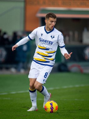Verona 'dan Darko Lazoviç İtalya' nın Serie A maçı sırasında Venezia FC ile Hellas Verona FC arasında Venedik, İtalya 'daki Pier Luigi Penzo Stadyumu' nda oynanan maçta, 5 Aralık 2021 - Fotoğraf: Ettore Griffoni