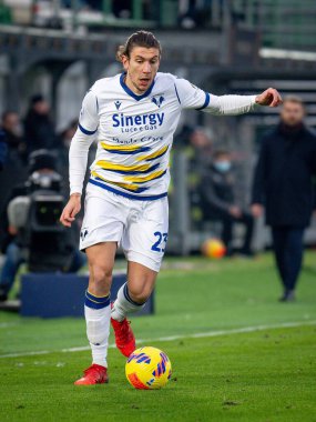 Verona 'dan Giangiacomo Magnani İtalyan futbolu Serie A maçında Venezia FC, Hellas Verona FC' ye karşı Venedik, İtalya 'daki Pier Luigi Penzo stadyumunda, 5 Aralık 2021 - Fotoğraf: Ettore Griffoni