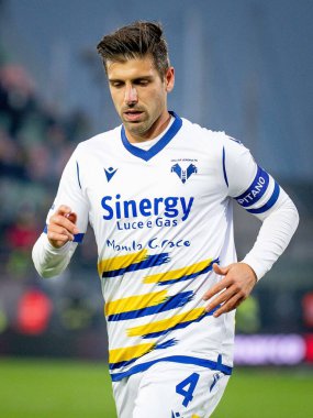 Verona 'dan Miguel Veloso İtalya' nın Serie A maçı sırasında Venezia FC ile Hellas Verona FC arasında Venedik, İtalya 'daki Pier Luigi Penzo Stadyumu' nda oynanmıştır.