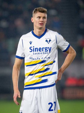 Verona 'dan Pawel Dawidowicz İtalyan futbolu Serie A maçında Venezia FC, Hellas Verona FC' ye karşı Venedik, İtalya 'daki Pier Luigi Penzo Stadyumu' nda, 5 Aralık 2021 - Fotoğraf: Ettore Griffoni
