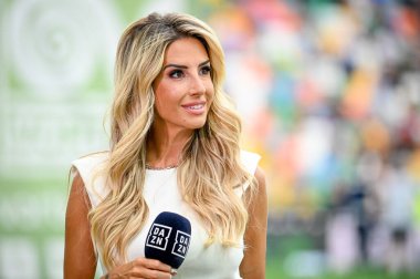 İtalyan futbol takımı Serie A maçında DAZN Italia 'nın gazeteci ve televizyon sunucusu Giorgia Rossi Udinese Calcio ile Juventus FC (portreler) Udine, İtalya' da Dacia Arena Stadyumu, 22 Ağustos 2021 - Fotoğraf: Ettore Griffoni