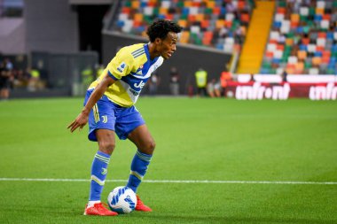 Juan Cuadrado (Juventus) İtalyan futbolu Serie A karşılaşması sırasında Udinese Calcio ile Juventus FC (portreler) Udine, İtalya 'da Dacia Arena Stadyumu, 22 Ağustos 2021