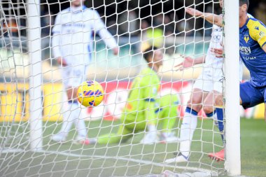 Verona 'dan Giovanni Simeoni, İtalya' nın Verona kentindeki Marcantonio Bentegodi Stadyumu 'nda oynanan Hellas Verona FC-Atalanta maçında 12 Aralık 2021' de 1-0 'lık gol attı.