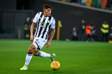 Udinese 'nin Nahuel Molina portresi İtalyan futbolu Serie A maçında Udinese Calcio ile AC Milan arasında Udine, İtalya' da Dacia Arena Stadyumu 'nda 11 Aralık 2021' de oynanan maçta çekildi.