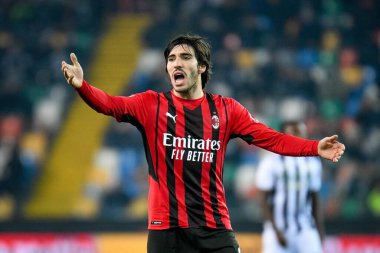Milan 'ın Sandro Tonali tablosu İtalyan futbolu Serie A maçında Udinese Calcio ile Friuli - Dacia Arena Stadyumu, Udine, İtalya' da 11 Aralık 2021 - Fotoğraf: Ettore Griffoni