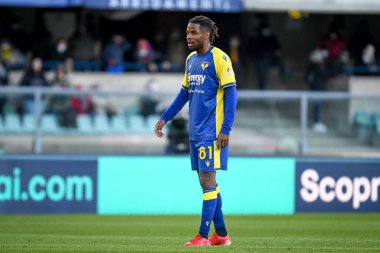 Verona 'nın İtalya futbolu sırasındaki Adrien Tameze portresi Serie A maçında Hellas Verona FC - Atalanta BC maçı Verona, İtalya' daki Marcantonio Bentegodi stadyumunda, 12 Aralık 2021 - Fotoğraf: Ettore Griffoni