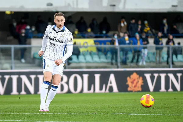 Atalanta 'nın Teun Koopmeiners portresi İtalyan futbolu Serie A maçında Hellas Verona FC - Atalanta BC maçı sırasında İtalya' nın Verona kentinde Marcantonio Bentegodi Stadyumu 'nda, 12 Aralık 2021