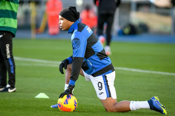 Atalanta 'nın Luis Muriel portresi İtalyan futbolu Serie A karşılaşmasında Hellas Verona FC - Atalanta BC maçı sırasında İtalya' nın Verona kentindeki Marcantonio Bentegodi Stadyumu 'nda 12 Aralık 2021