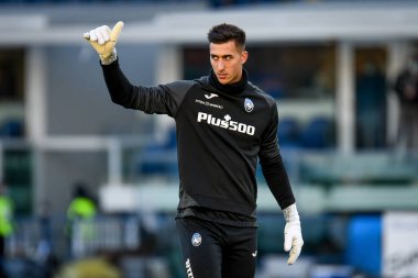 Atalanta 'nın İtalya futbolu sırasındaki Juan Musso portresi, 12 Aralık 2021' de İtalya 'nın Verona kentinde Marcantonio Bentegodi Stadyumu' nda oynanan Hellas Verona FC - Atalanta BC maçı sırasında çekildi.