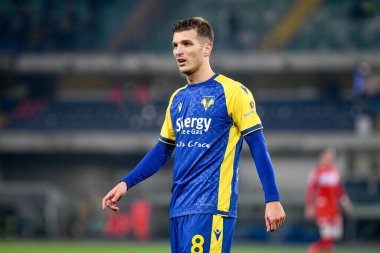 Verona 'dan Darko Lazoviç İtalya' nın Serie A maçı sırasında İtalya 'nın Verona kentinde bulunan Marcantonio Bentegodi Stadyumu' nda Hellas Verona FC 'ye karşı ACF Fiorentina (Arşiv portreleri) maçı, 22 Aralık 2021