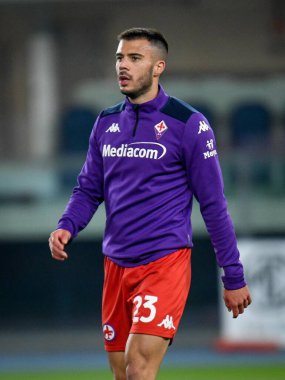 Fiorentina 'dan Lorenzo Venuti İtalya' nın Serie A maçı sırasında İtalya 'nın Verona kentinde bulunan Marcantonio Bentegodi Stadyumu' nda Hellas Verona FC 'ye karşı ACF Fiorentina (Arşiv portreleri) maçı, 22 Aralık 2021