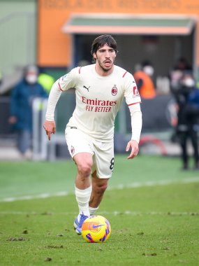 Milan's Sandro Tonali portrait in action  during  italian soccer Serie A match Venezia FC vs AC Milan at the Pier Luigi Penzo stadium in Venice, Italy, January 09, 2022 - Credit: Ettore Griffon