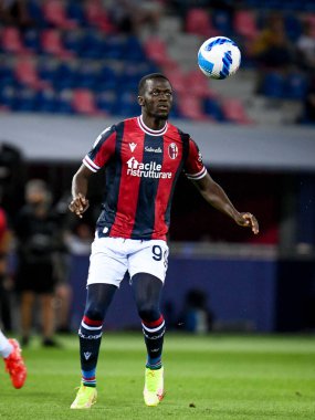 İtalya futbolu Serie A maçında Bologna FC - Hellas Verona FC (portreler arşivi) maçı sırasında Bologna 'nın Musa Barrow portresi Bologna, İtalya' daki Renato Dall & # 39; Ara stadyumunda 13 Eylül 2021