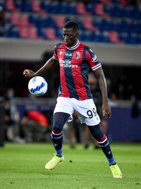İtalya futbolu Serie A maçında Bologna FC - Hellas Verona FC (portreler arşivi) maçı sırasında Bologna 'nın Musa Barrow portresi Bologna, İtalya' daki Renato Dall & # 39; Ara stadyumunda 13 Eylül 2021