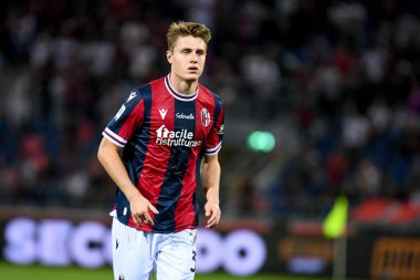 İtalya futbol takımı Serie A maçında Bologna FC - Hellas Verona FC (portreler arşivi) maçı sırasında Bologna 'nın Mattias Svanberg portresi Bologna, İtalya' da bulunan Renato Dall & # 39; Ara Stadyumu 'nda 13 Eylül 2021