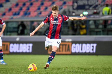 Bologna 'nın Mattias Svanberg portresi İtalyan futbolu Serie A maçında Bologna FC ile SSC Napoli arasında 17 Ocak 2022' de İtalya 'nın Bologna kentindeki Renato Dall & # 39; Ara stadyumunda oynandı.