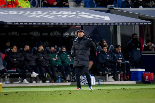 Bologna 'nın teknik direktörü Sinisa Mihajloviç, İtalya futbol takımı Serie A maçında Bologna FC - SSC Napoli maçında 17 Ocak 2022' de İtalya 'nın Bologna kentindeki Renato Dall & # 39; Ara Stadyumu' nda jest yaptı.