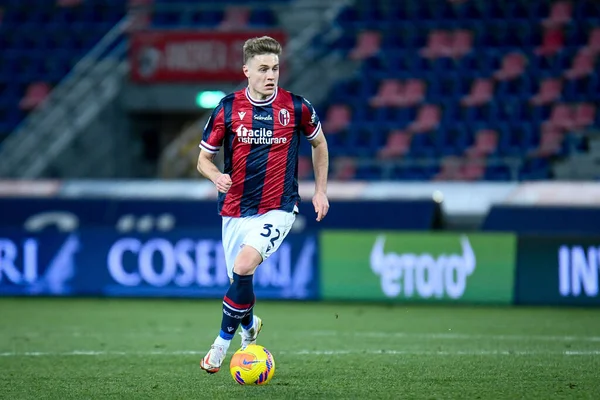 Bologna 'nın Mattias Svanberg portresi İtalyan futbolu Serie A maçında Bologna FC ile SSC Napoli arasında 17 Ocak 2022' de İtalya 'nın Bologna kentindeki Renato Dall & # 39; Ara stadyumunda oynandı.