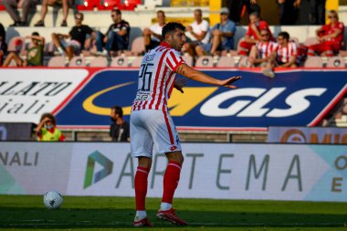Luca Crecco (Vicenza) İtalya 'nın başkenti Vicenza' daki Stadio Romeo Menti 'de LR Vicenza vs AC Pisa maçında, 18 Eylül 2021 - Fotoğraf: Ettore Griffon