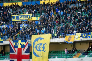 Verona taraftarları İtalya 'nın Verona kentinde 27 Şubat 2022' de oynanan Marcantonio Bentegodi Stadyumu 'nda oynanan Hellas Verona FC - Ettore Griffon