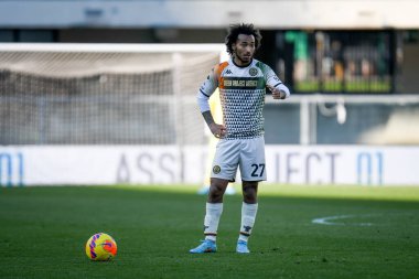 İtalyan futbolu Serie A maçında Venezia 'nın Gianluca Busio portresi Hellas Verona FC - Venezia FC maçı sırasında İtalya' nın Verona kentindeki Marcantonio Bentegodi Stadyumu 'nda 27 Şubat 2022