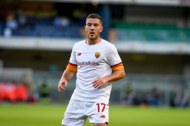 İtalyan futbolu Serie A maçında Roma 'nın Jordan Veretout portresi, 19 Eylül 2021' de İtalya 'nın Verona kentindeki Marcantonio Bentegodi stadyumunda Hellas Verona FC ile AS Roma (Arşiv portreleri) maçında çekildi.